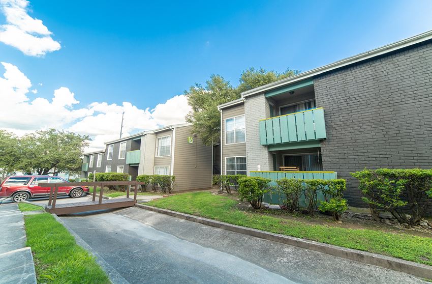 Sundance Apartment Homes, 4615 Gardendale Street, San Antonio, TX